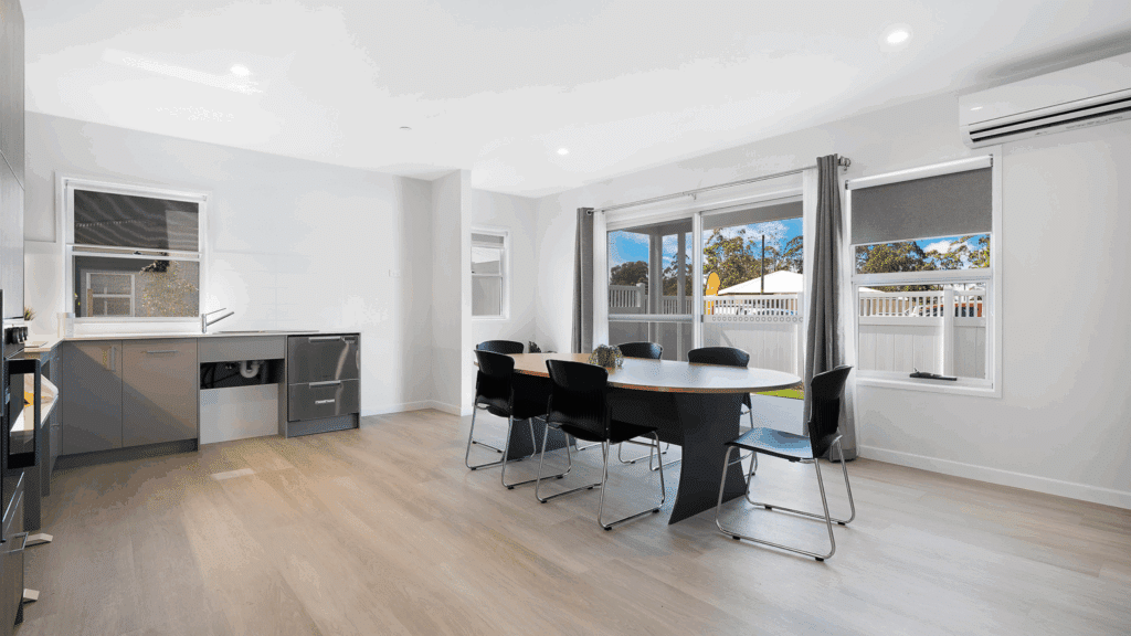 Deception Bay – Villa – image 3
