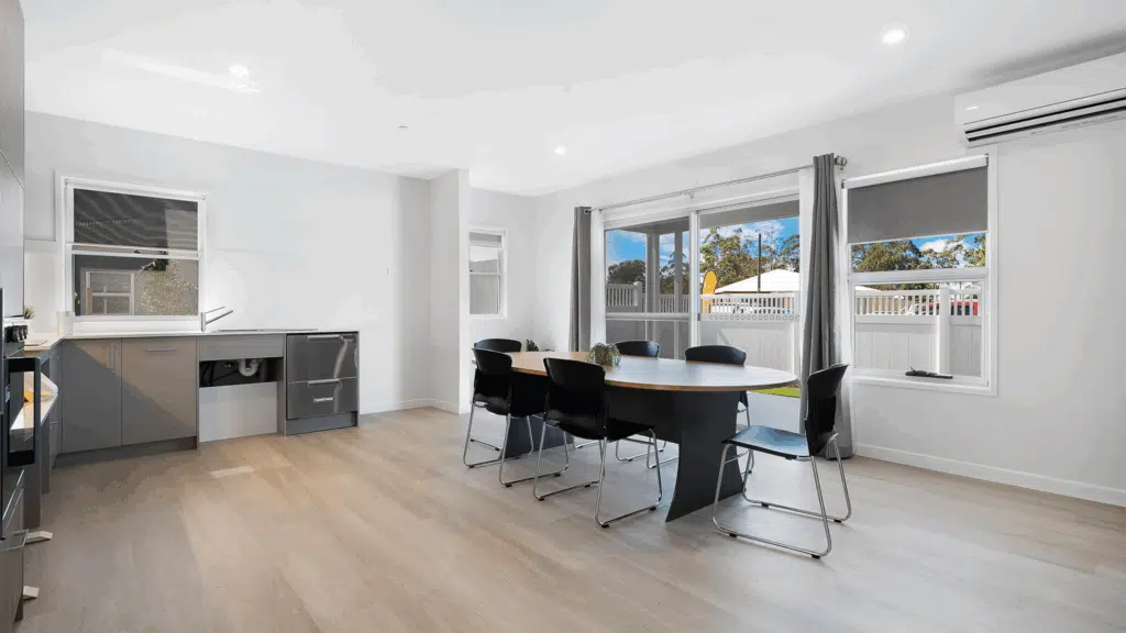 Deception Bay – Villa – image 3